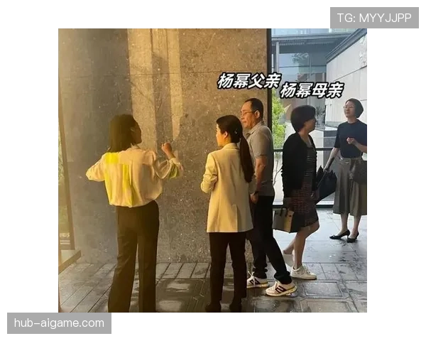 李盈莹训练完直接拎爱马仕去吃火锅？